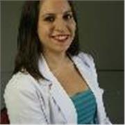 Licenciada en Bellas Artes, máster  en formación del profesorado, área artística,  b2 inglés